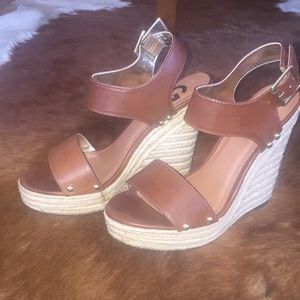 G by GUESS WEDGES!!